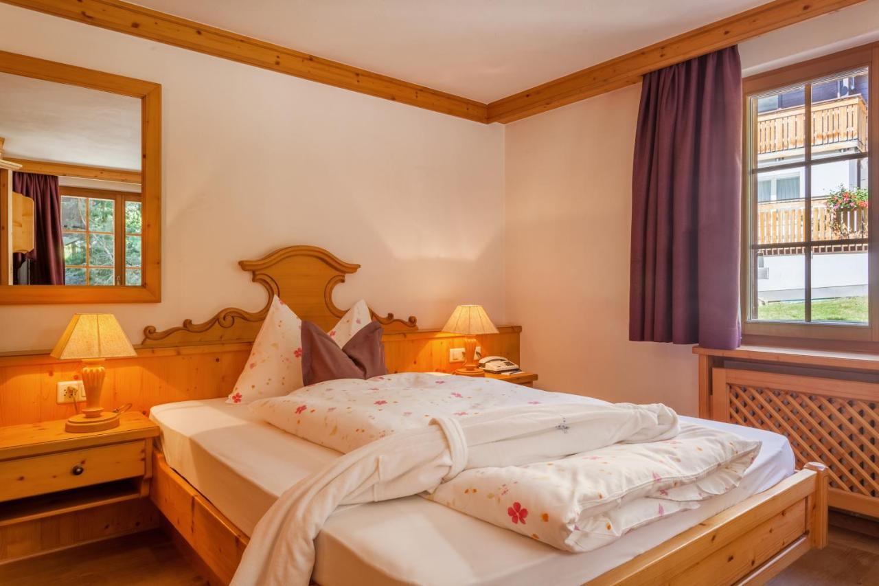 Hotel Berghof Zermatt Exteriör bild